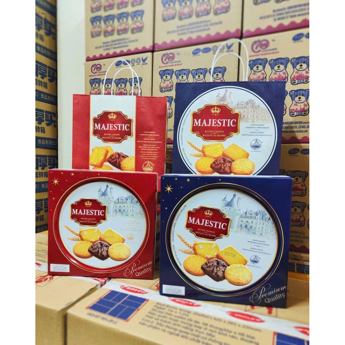 BÁNH QUY BƠ MAJESTIC HỘP THIẾC 382G (XANH/ĐỎ)